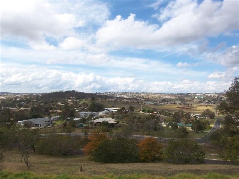 12 Kookaburra Court, Glenvale QLD 4350