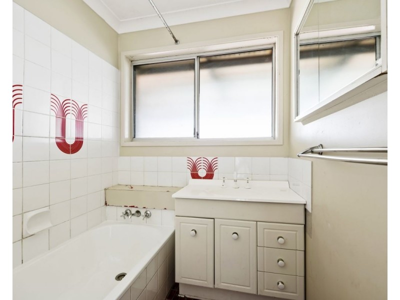 33 Hinkler Crescent, Wilsonton QLD 4350