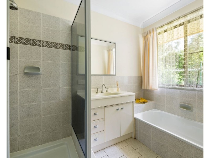 3 Greenway Court, Highfields QLD 4352