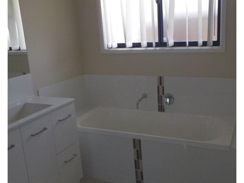 34 Weebah Place, Cambooya QLD 4358