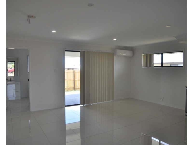 2/31 Weebah Place, Cambooya QLD 4358