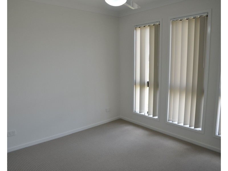 2/31 Weebah Place, Cambooya QLD 4358