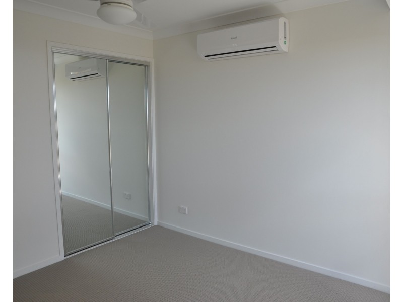 2/31 Weebah Place, Cambooya QLD 4358