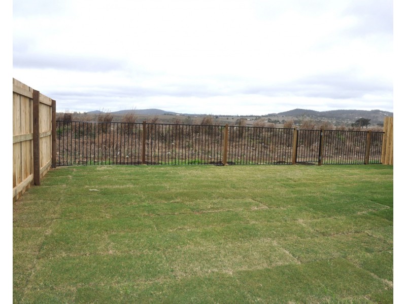 9B Mia Street, Wyreema QLD 4352