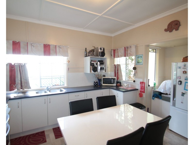 14 Elizabeth Street, South Toowoomba QLD 4350