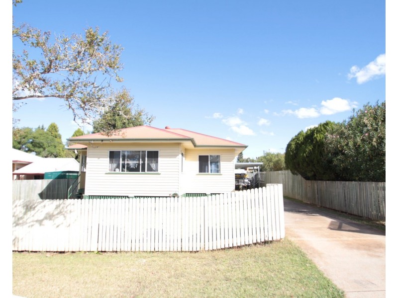 14 Elizabeth Street, South Toowoomba QLD 4350