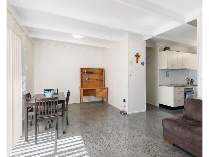 1 and 2/23 York Street, Oakey QLD 4401