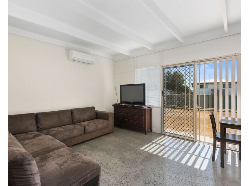 1 and 2/23 York Street, Oakey QLD 4401