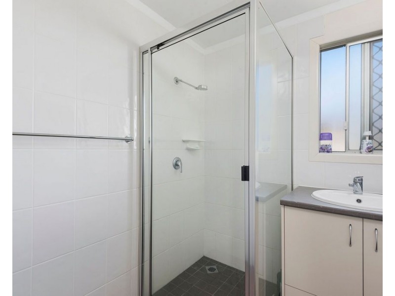 1 and 2/23 York Street, Oakey QLD 4401