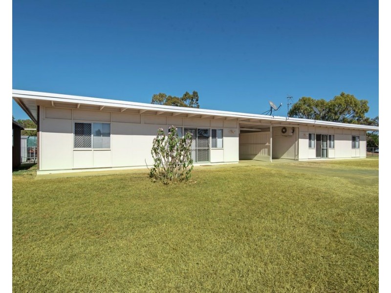 1 and 2/23 York Street, Oakey QLD 4401