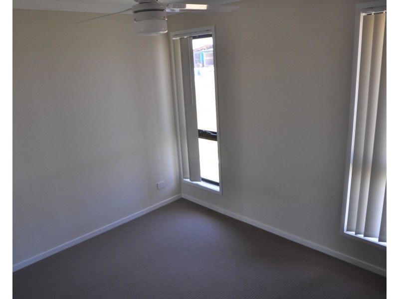 1/8 Weebah Place, Cambooya QLD 4358