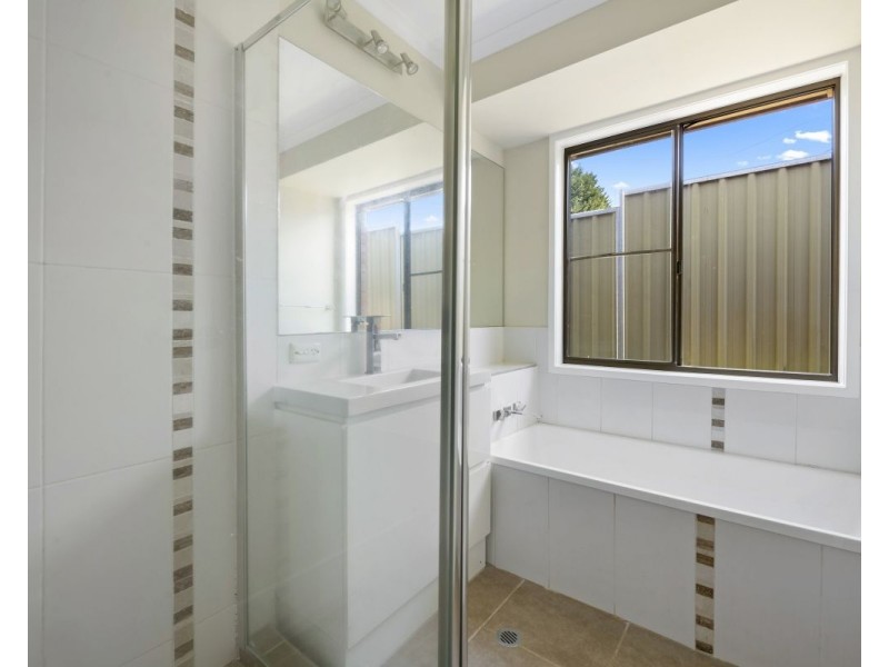 56 Debra Street, Centenary Heights QLD 4350