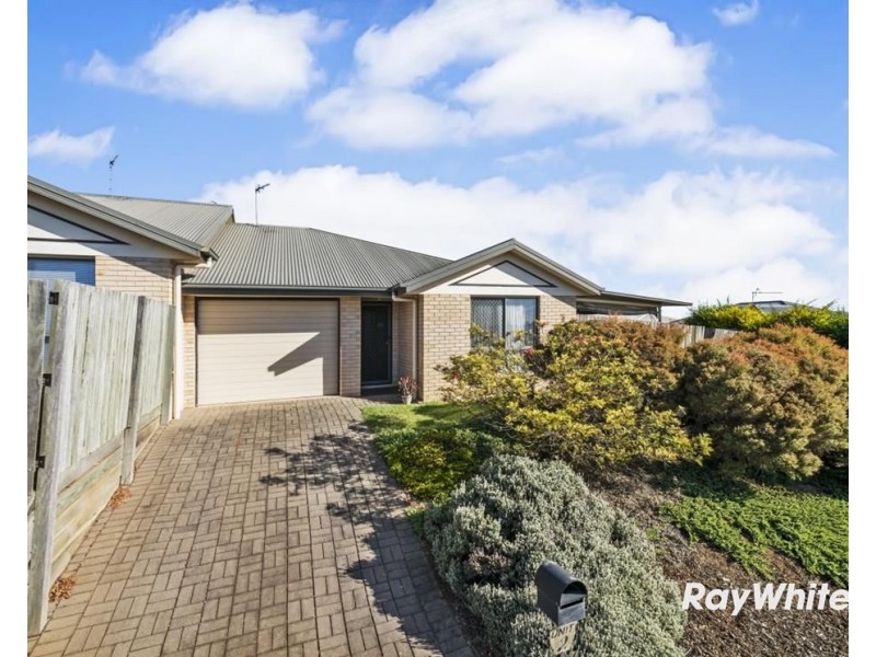 2/4 Sunset Drive, Glenvale QLD 4350