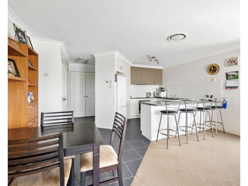 2/4 Sunset Drive, Glenvale QLD 4350