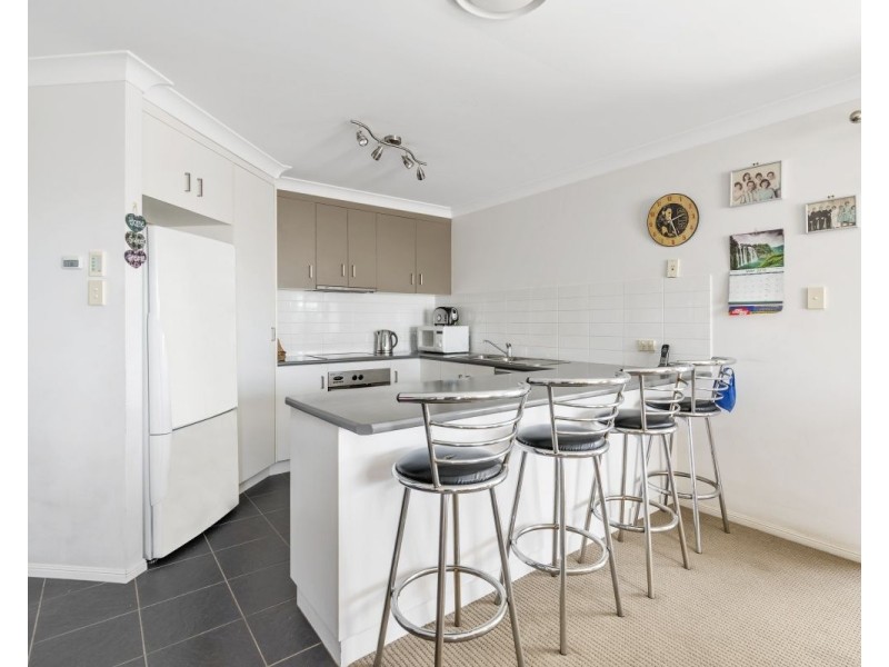 2/4 Sunset Drive, Glenvale QLD 4350