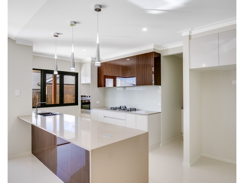 15 Yarrow Close, Middle Ridge QLD 4350