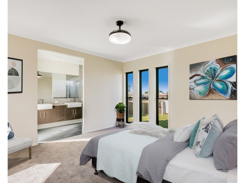 15 Yarrow Close, Middle Ridge QLD 4350