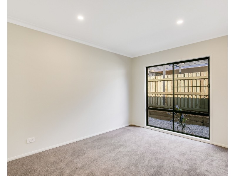 15 Yarrow Close, Middle Ridge QLD 4350