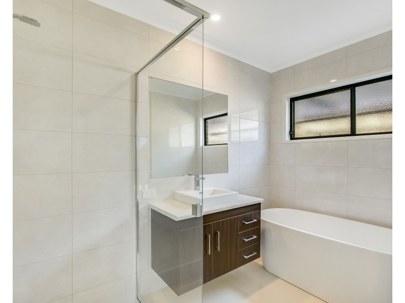 15 Yarrow Close, Middle Ridge QLD 4350