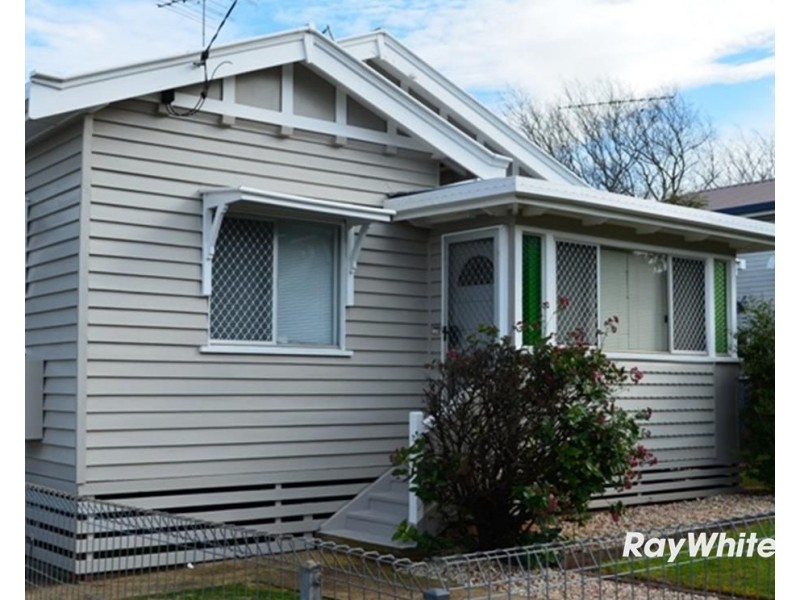 9 Knight Street, North Toowoomba QLD 4350
