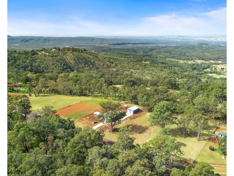 9 Escarpment Avenue, Cabarlah QLD 4352