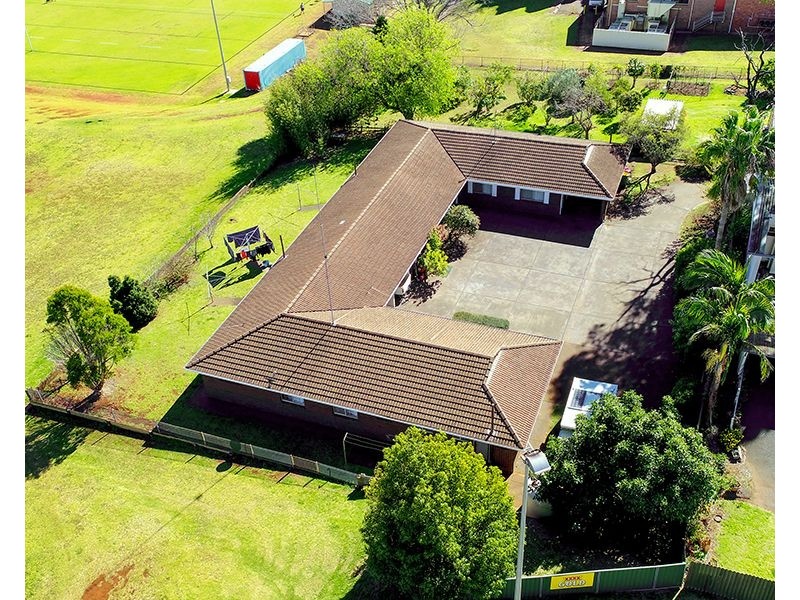 2/327 Hume Street, South Toowoomba QLD 4350