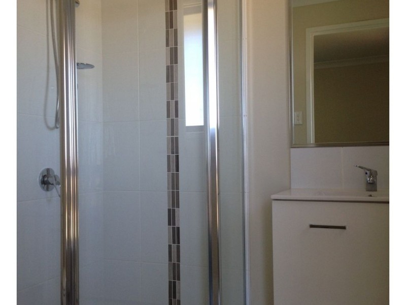 2/11 Wongalee Place, Cambooya QLD 4358
