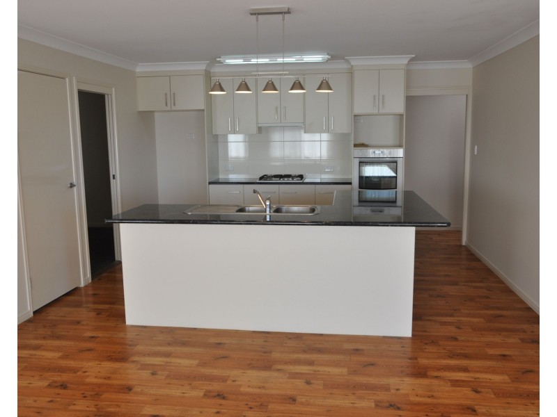 1 Fallon Drive, Middle Ridge QLD 4350