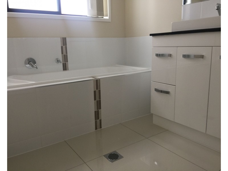 4 Weebah Place, Cambooya QLD 4358