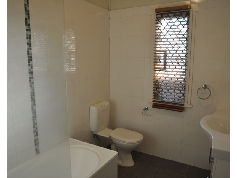 2 Underwood Crescent, Harristown QLD 4350