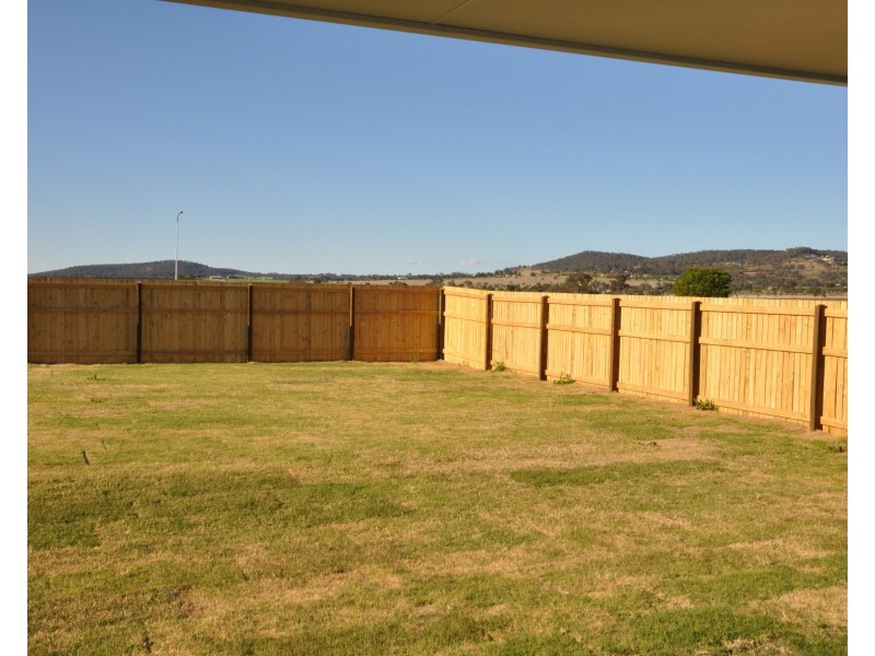 33 Tarcoola Street, Wyreema QLD 4352