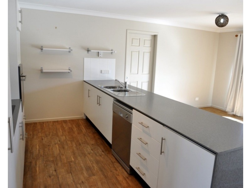 20 Settlers Drive, Gowrie Junction QLD 4352