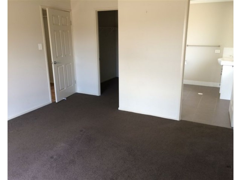 20 Settlers Drive, Gowrie Junction QLD 4352