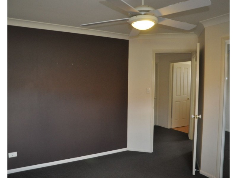 2/396 West Street, Kearneys Spring QLD 4350