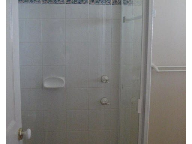 2/396 West Street, Kearneys Spring QLD 4350