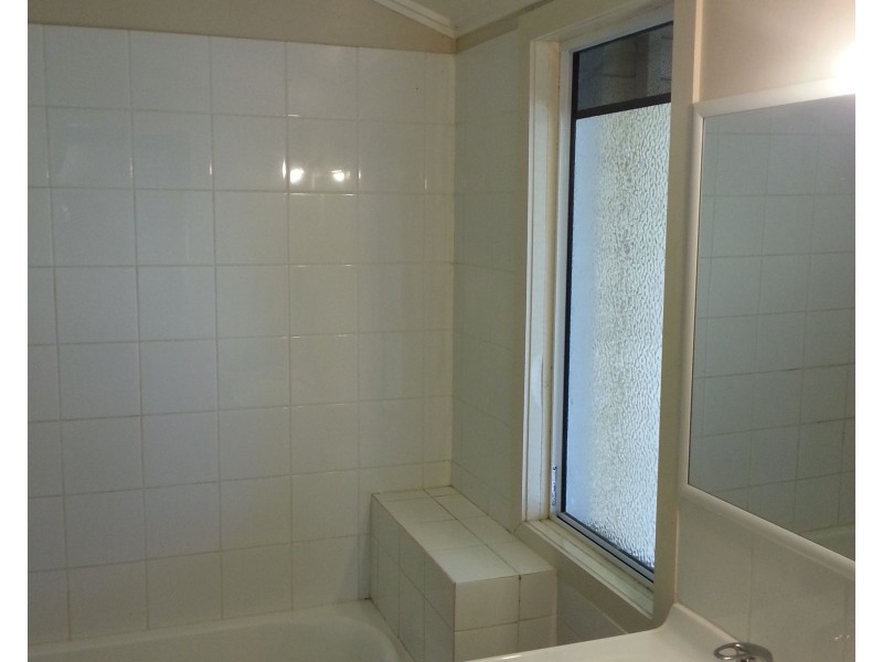 14 Albert Street, Newtown QLD 4350