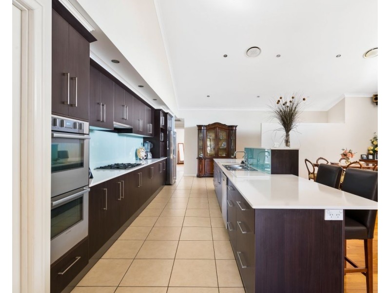 8 Oakdale Place, Highfields QLD 4352