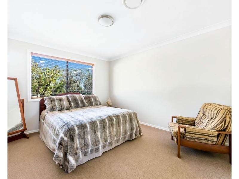 8 Oakdale Place, Highfields QLD 4352