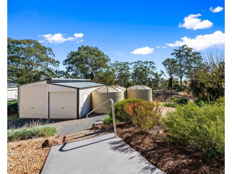 8 Oakdale Place, Highfields QLD 4352