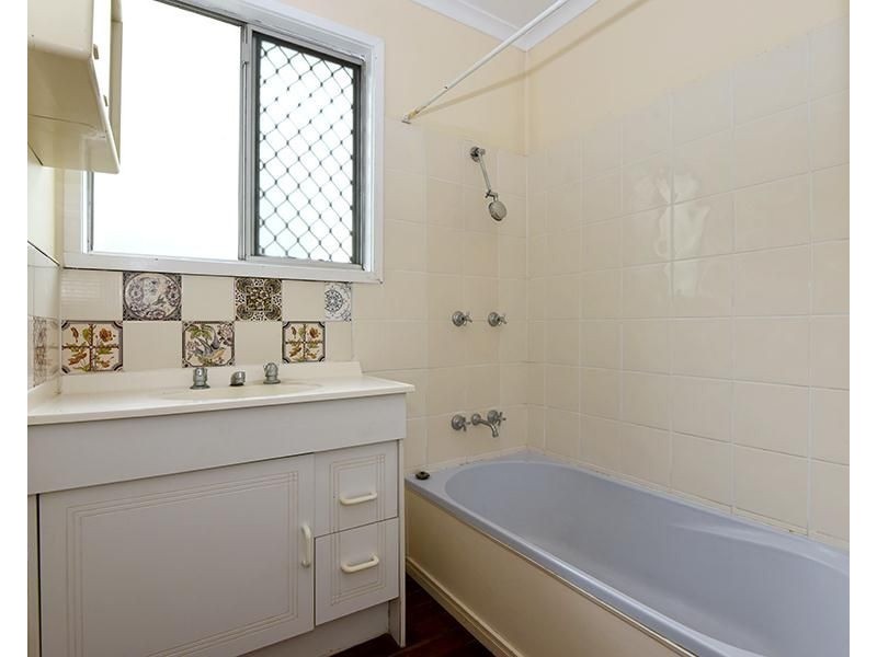 273 James Street, Newtown QLD 4350