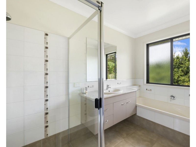 7 Bernard Court, Highfields QLD 4352