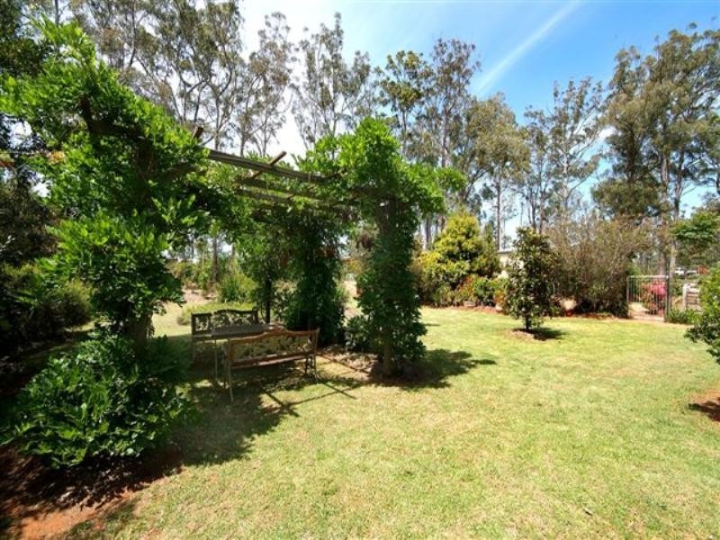 2 Azalea Close, Highfields QLD 4352