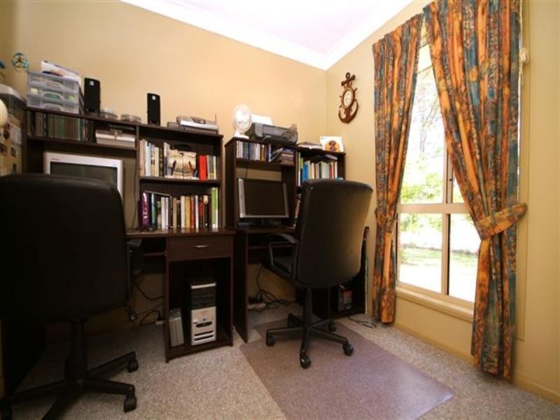 2 Azalea Close, Highfields QLD 4352