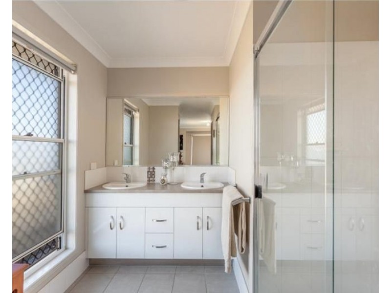 35 Edwin Street, Westbrook QLD 4350