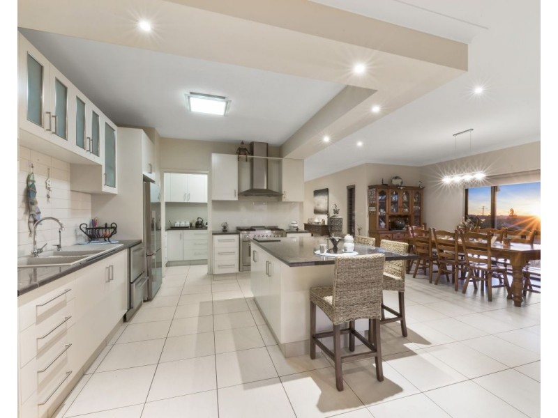 4 Jenna Court, Highfields QLD 4352