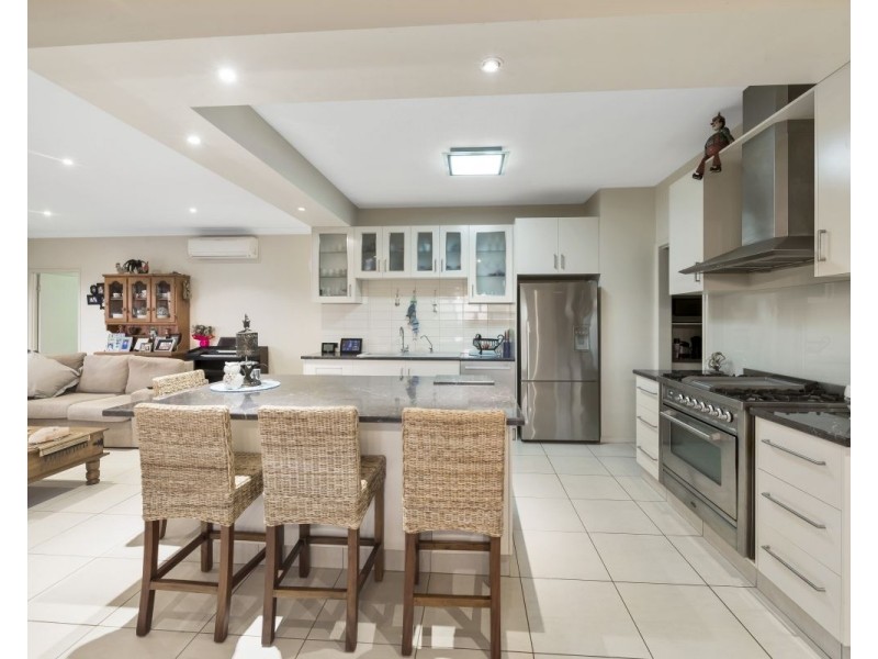 4 Jenna Court, Highfields QLD 4352