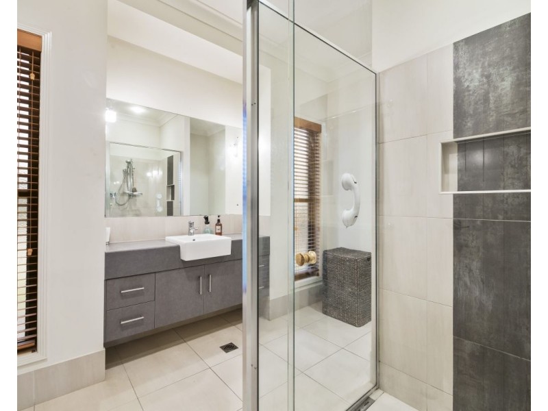 4 Jenna Court, Highfields QLD 4352