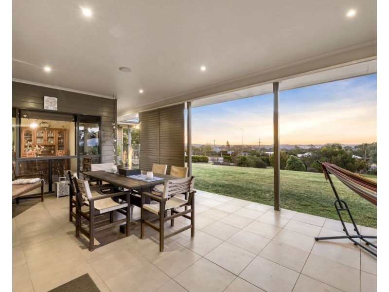 4 Jenna Court, Highfields QLD 4352