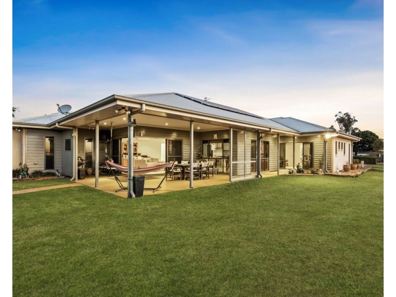 4 Jenna Court, Highfields QLD 4352