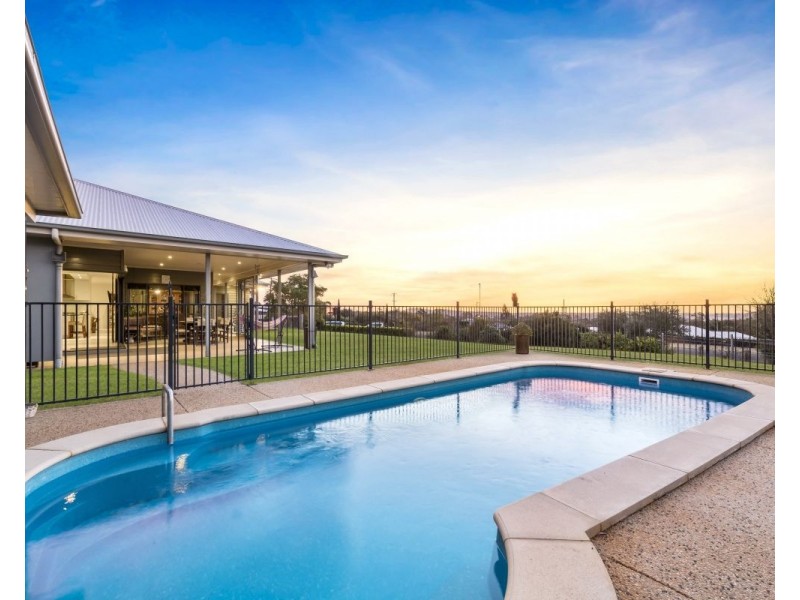 4 Jenna Court, Highfields QLD 4352